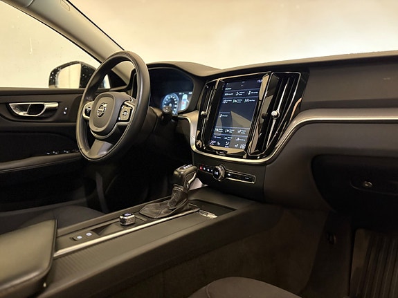 Volvo V60 Cross Country 11 of 15