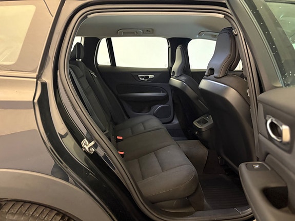 Volvo V60 Cross Country 10 of 15