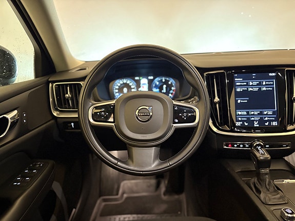 Volvo V60 Cross Country 9 of 15