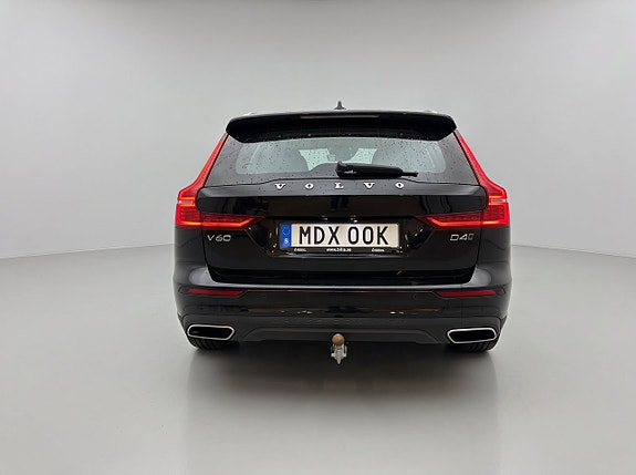 Volvo V60 Cross Country 6 of 15