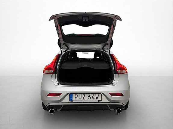 Volvo V40 10 of 29