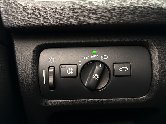 Volvo V40 18 of 29