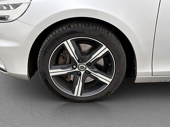 Volvo V40 26 of 29