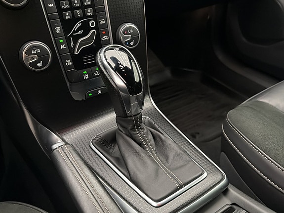 Volvo V40 25 of 29