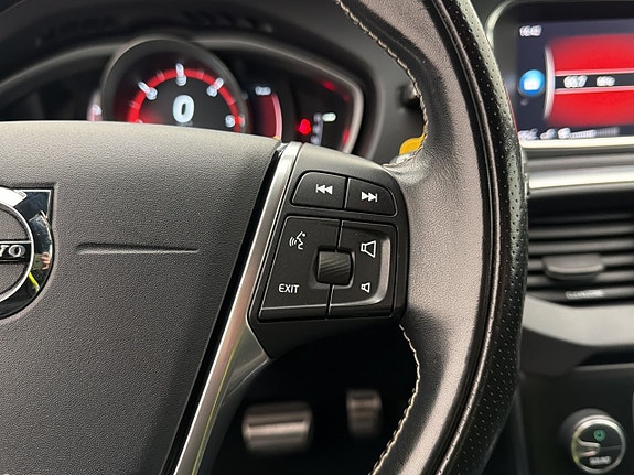 Volvo V40 20 of 29