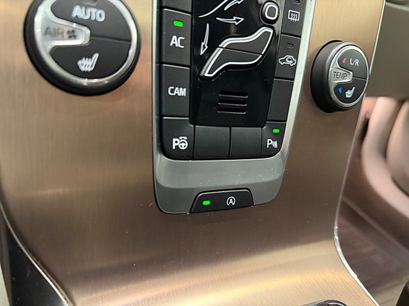 Volvo V40 Cross Country 20 of 25