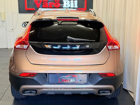 Volvo V40 Cross Country 22 of 25