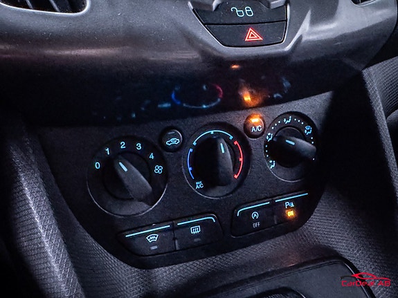 Ford Transit Connect 21 of 28