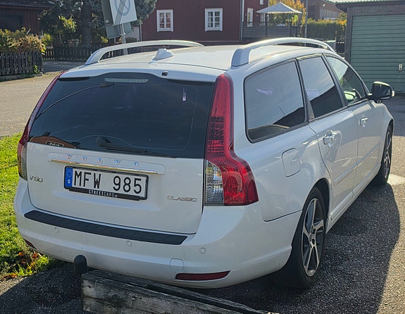 Volvo V50 3 of 7