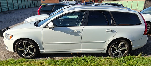 Volvo V50 2 of 7