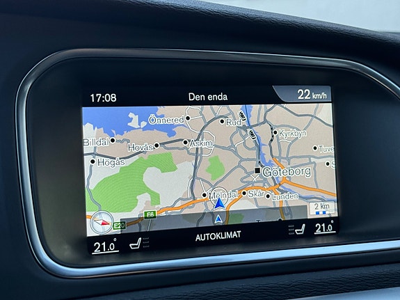 Volvo V40 Cross Country 14 of 17