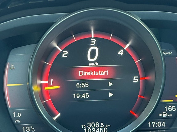 Volvo V40 Cross Country 10 of 17