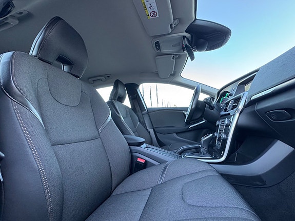 Volvo V40 Cross Country 12 of 17