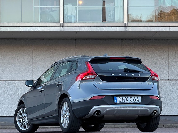 Volvo V40 Cross Country 3 of 17