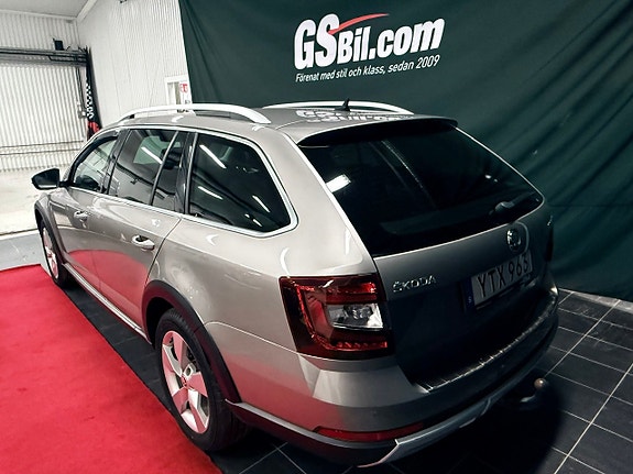 Skoda Octavia Scout 8 of 10