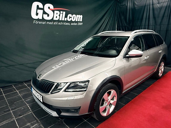 Skoda Octavia Scout 2 of 10