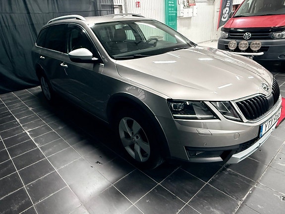 Skoda Octavia Scout 6 of 10