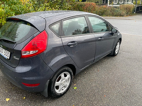 Ford Fiesta 5 of 9