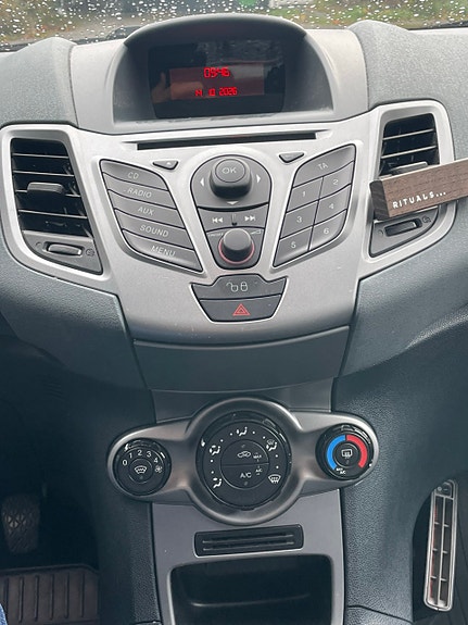 Ford Fiesta 8 of 9