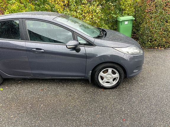 Ford Fiesta 6 of 9