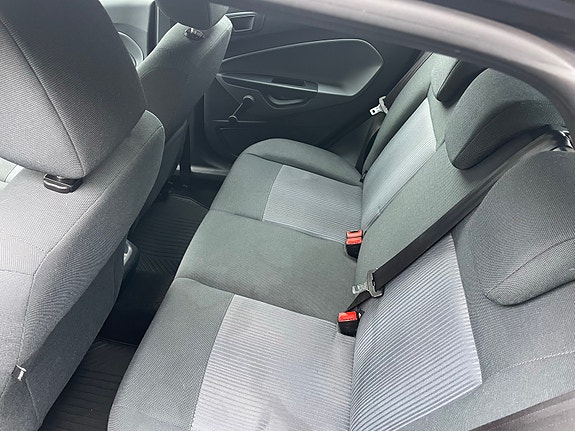 Ford Fiesta 7 of 9
