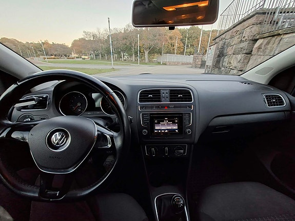 Volkswagen Polo 11 of 14