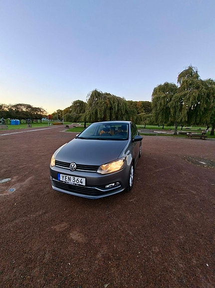 Volkswagen Polo 2 of 14