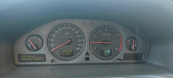 Volvo V70 9 of 17
