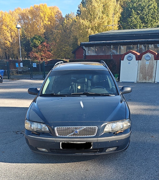 Volvo V70 5 of 17