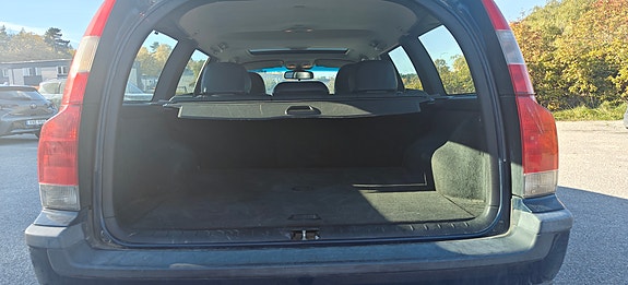 Volvo V70 8 of 17
