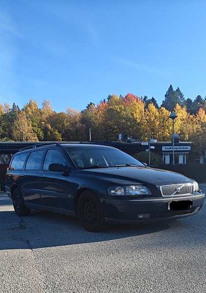 Volvo V70 4 of 17