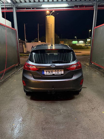 Ford Fiesta 2 of 7