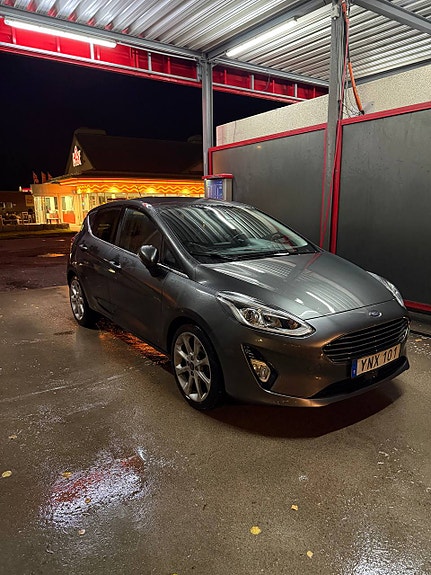 Ford Fiesta 3 of 7