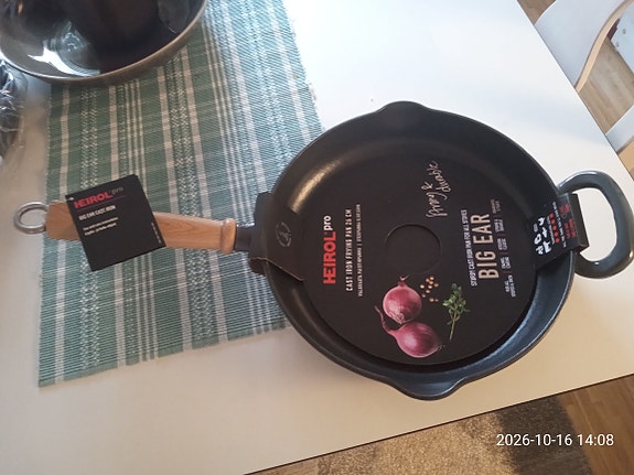 Product image 1 of 3