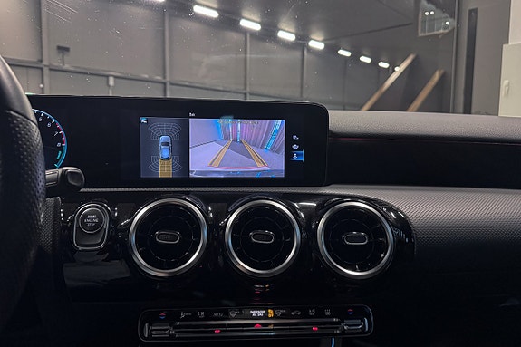 Mercedes-Benz A 250 e 16 of 17