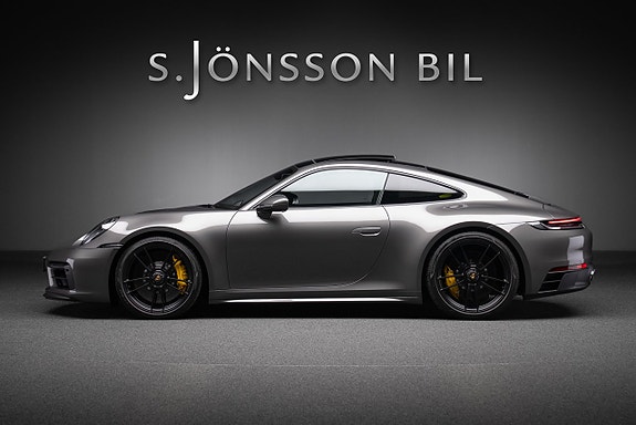Porsche 911 Carrera 4 GTS 4 of 16