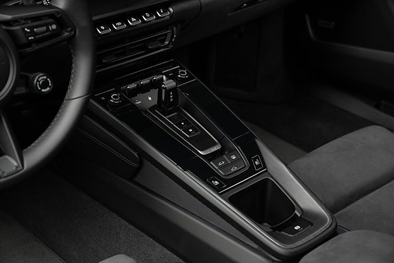 Porsche 911 Carrera 4 GTS 13 of 16