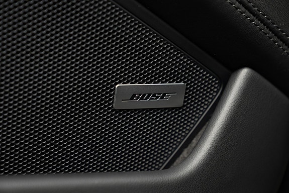 Porsche 911 Carrera 4 GTS 14 of 16