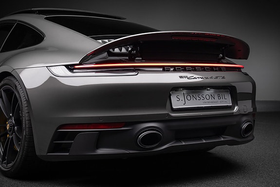 Porsche 911 Carrera 4 GTS 8 of 16