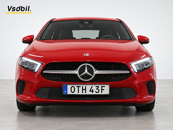Mercedes-Benz A180 2 of 24