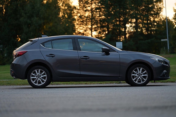 Mazda 3 5 of 8