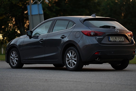 Mazda 3 6 of 8