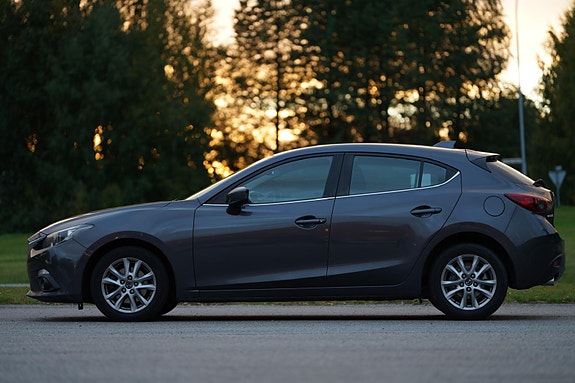 Mazda 3 4 of 8