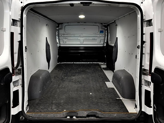 Renault Trafic 19 of 30