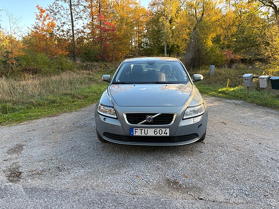 Volvo S40 2 of 6