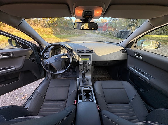 Volvo S40 5 of 6