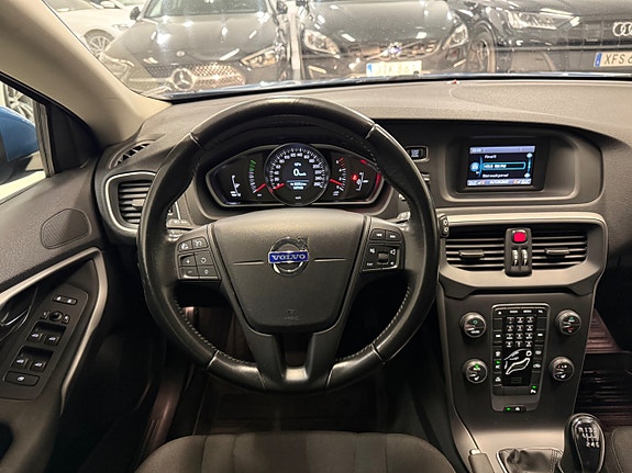 Volvo V40 17 of 30