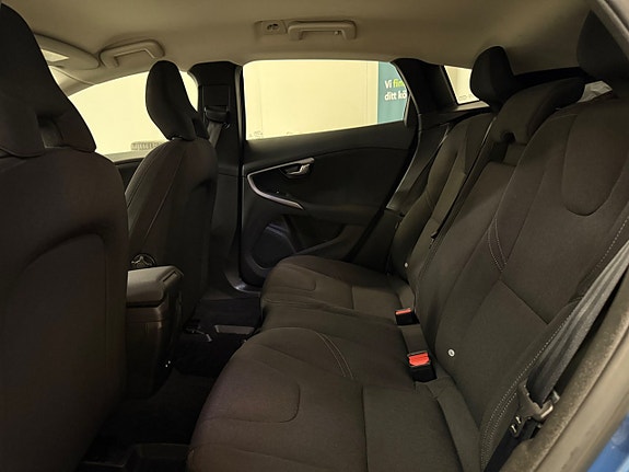 Volvo V40 13 of 30