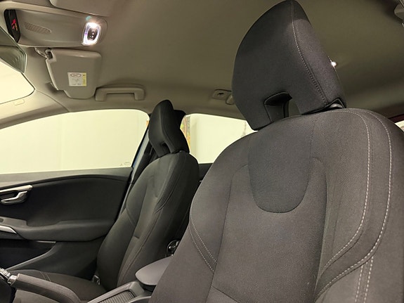 Volvo V40 12 of 30