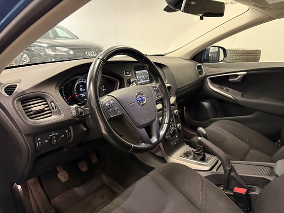 Volvo V40 10 of 30